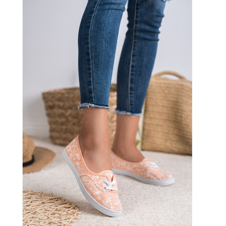 Sneakers with VICES pattern white orange 1