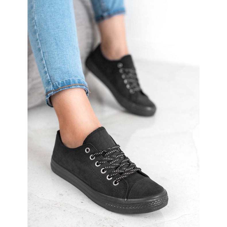 McKey Comfortable Black Sneakers 1