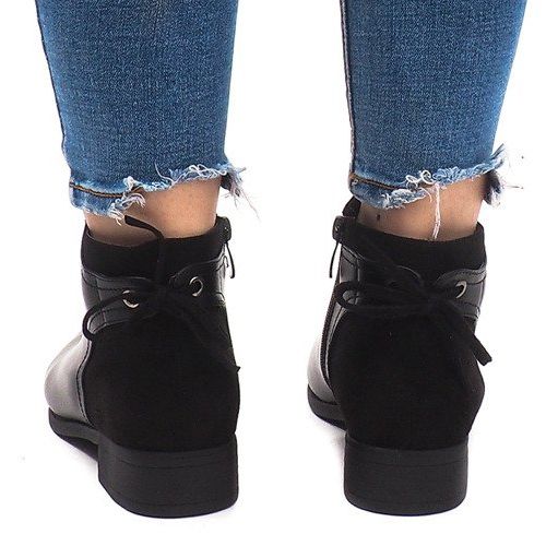 Solid, insulated Chelsea boots J606 Black 1