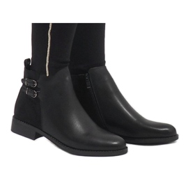 Ideal Shoes Black elegant boots C-7200 2