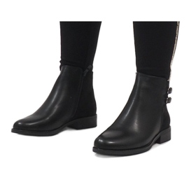 Ideal Shoes Black elegant boots C-7200 1
