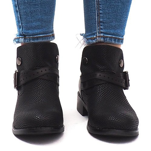 Boots 1702Y Black 2
