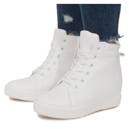 Classic white sneakers 1