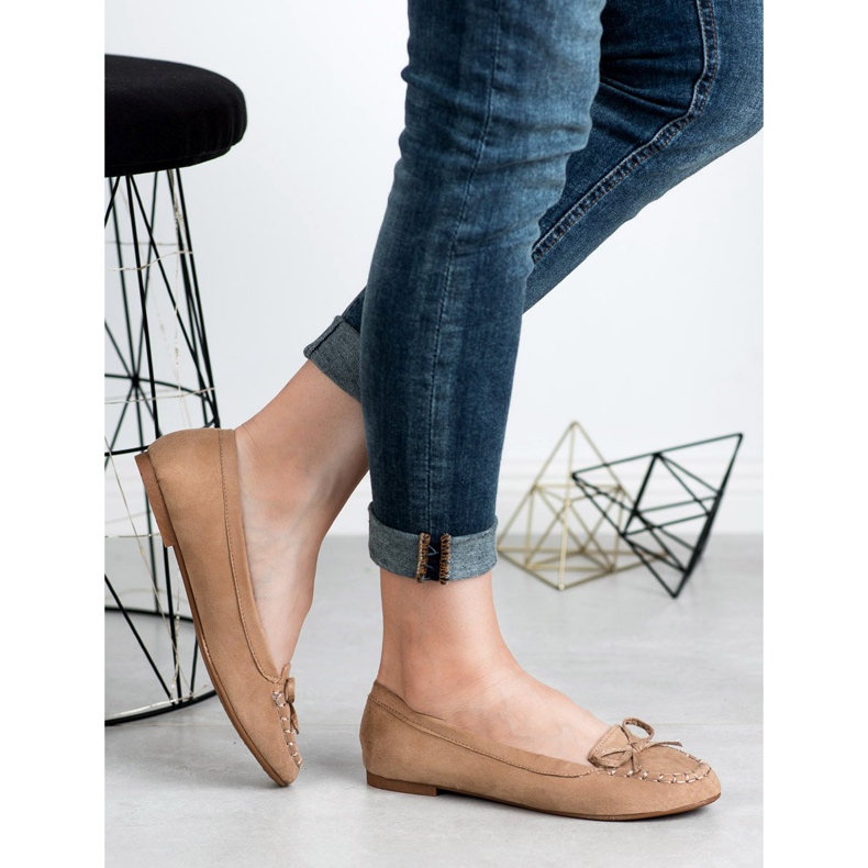 Small Swan Dark beige loafers with a bow 1