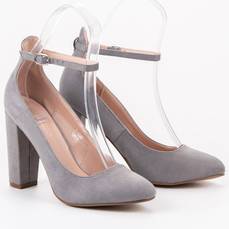 Ideal Shoes Pumps fastened with a buckle grey 1