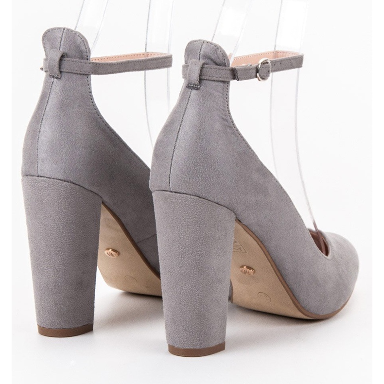 Ideal Shoes Pumps fastened with a buckle grey 2