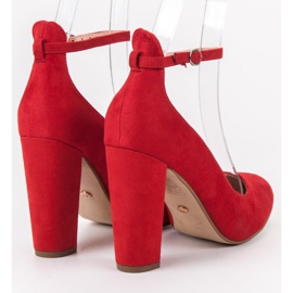 Ideal Shoes Pumps fastened with a buckle red 1