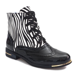 Zebra 6722-1 Black Boot white 1