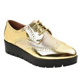 Golden TL-60 lace-up shoes 1