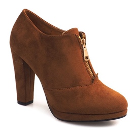 Boots On A Post Elastic VX-62 Camel brown 1