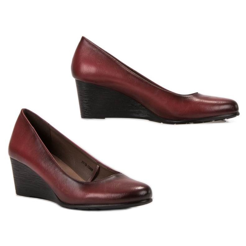 Vinceza Burgundy pumps on a wedge red 2
