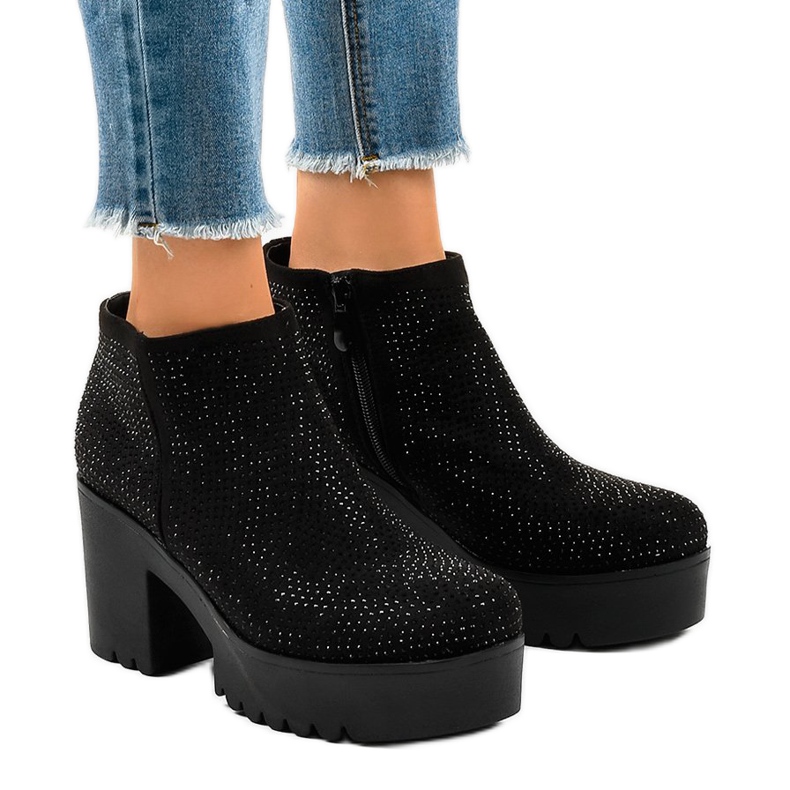 Black women's trappet boots with studs CN880 1