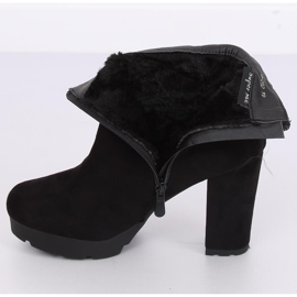 Boots on the post black 0-282 Black 2