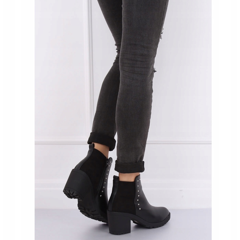 Boots on a stable heel black Y8163 Black 2