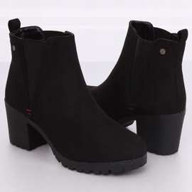 Black boots with wide heels W373 Black 2