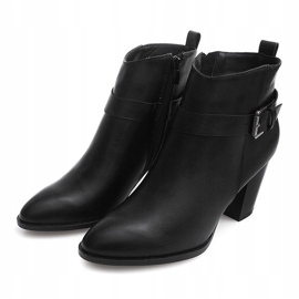 Boots On A Post 2255-2 Black 1