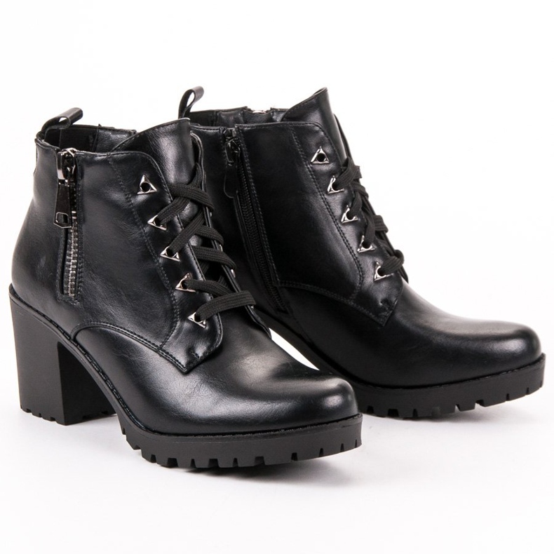 Vinceza Low Boots On The Bar black 1