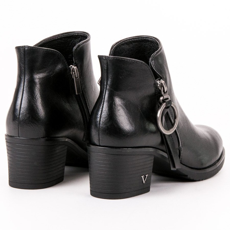 Vinceza Black Booties On A Post 1