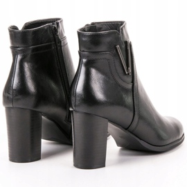 Vinceza Black Booties On A Post 2