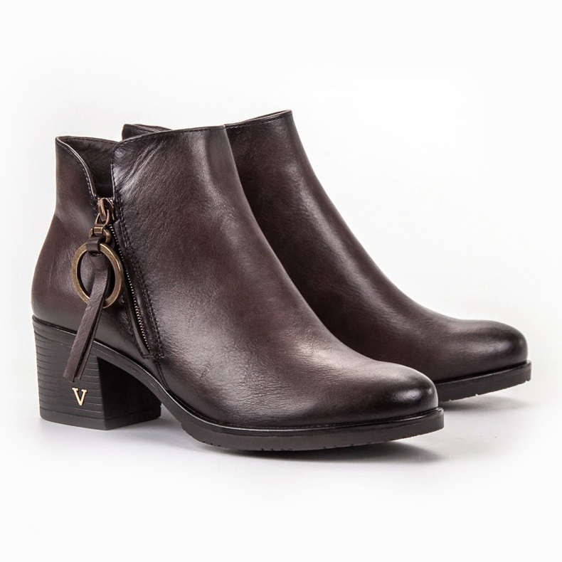 Vinceza Brown Booties On A Post 1