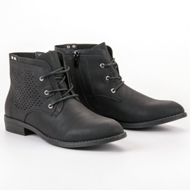 Groto Gogo Black openwork boots 1