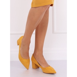 Pumps with wide heels yellow KJ-10 Yellow 2
