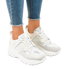 White fashionable women's sports shoes C2 1