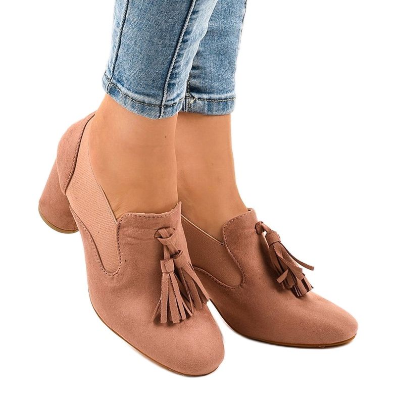 Pink suede pumps on the LL-97P post 1