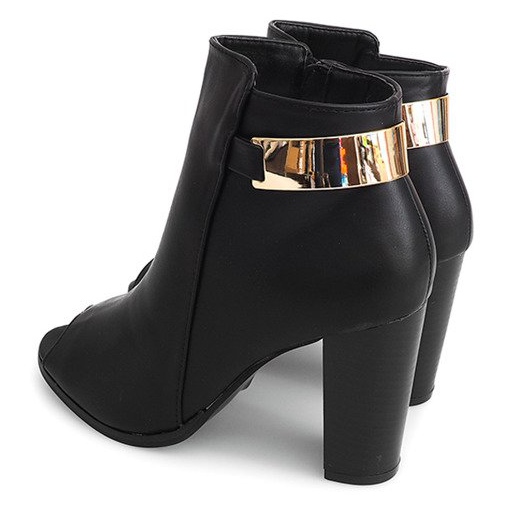 Open boots on a post F906 Black 1