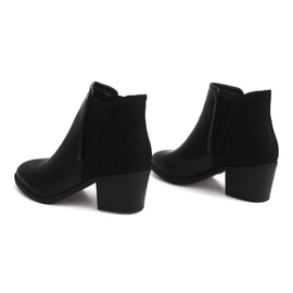 Boots On A Post With An Eraser K77 Black 1