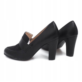 Shoes On A Bar D11 Black 1