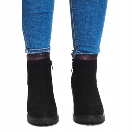 Boots On A Post BG-76 Black 1