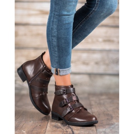 Small Swan Boots With Decorative Stripes brown 2