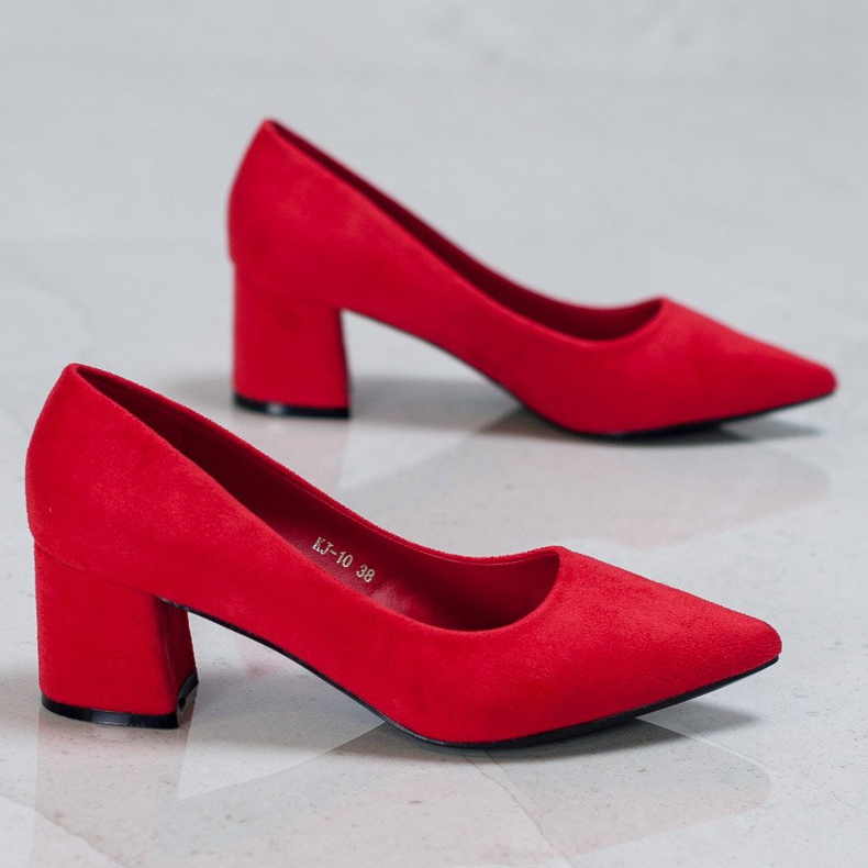 Ch. Creation Red Pumps In Spitz 1