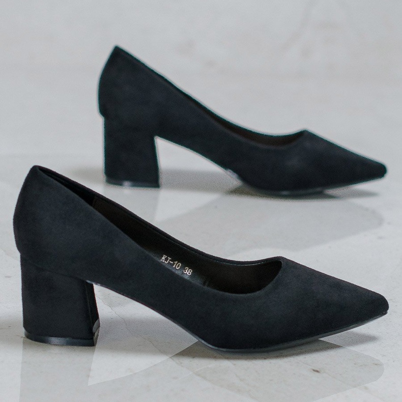 Ch. Creation Black Pumps In Spitz 1