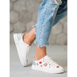 Bestelle Sport Shoes With Patches white 1