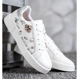 Bestelle Sport Shoes With Ornaments white 2 Bestelle Sport Shoes With Ornaments white 2