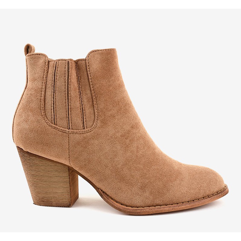 Beige suede boots on the SA-3338 post 2