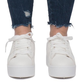 White Sneakers On The Livet De Lux Platform 1