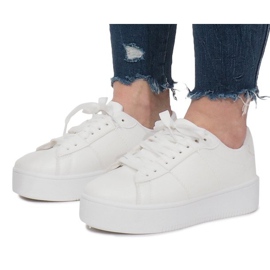 White Sneakers On The Livet De Lux Platform 2