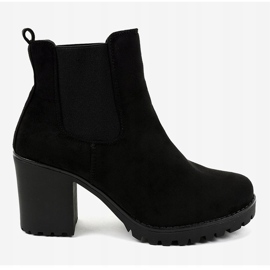 Black ankle boots on the B3000-KB post 2