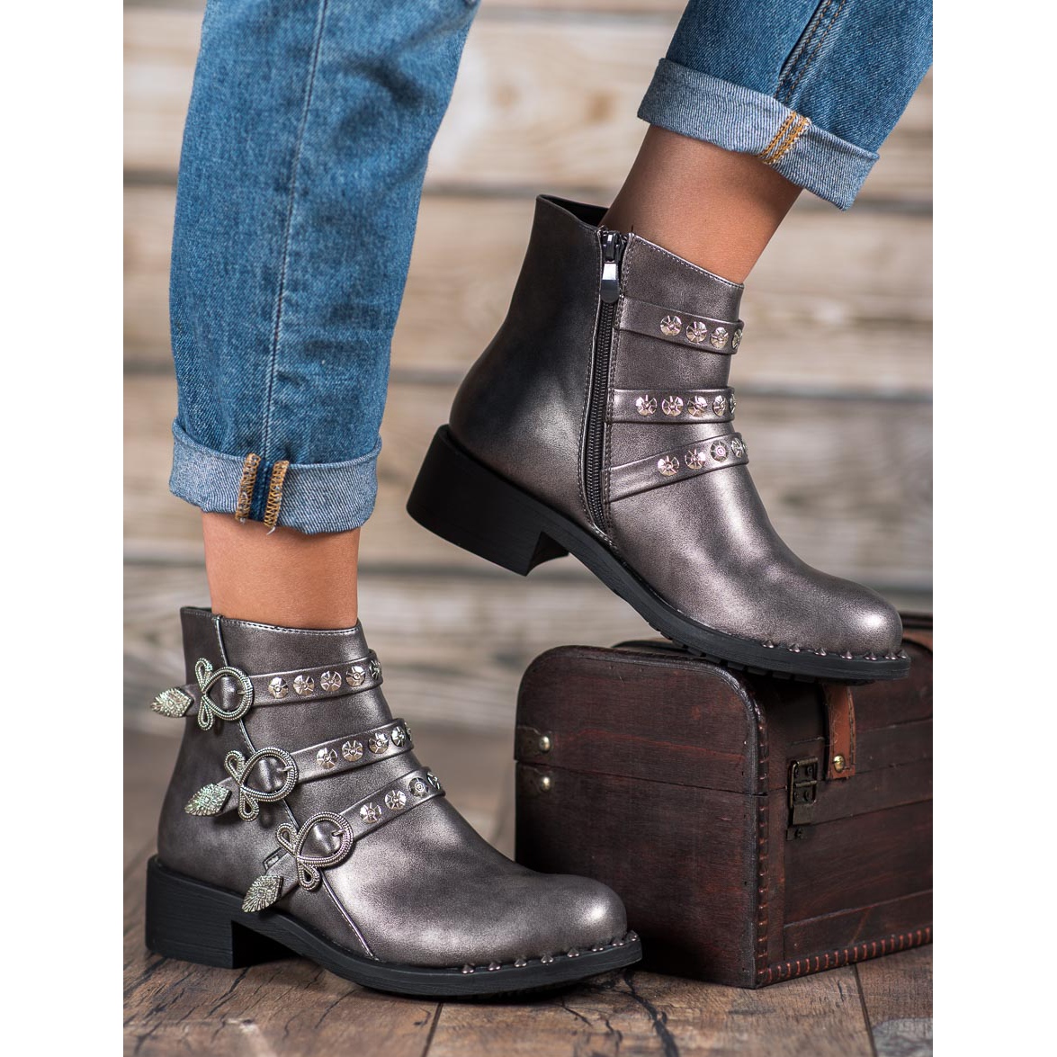 Forever Folie Boots With Studs grey -