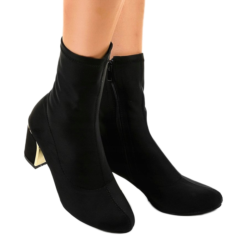 Black high ankle boots on the MJ1521 post 2