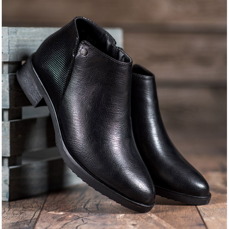 M.Daszyński Flat Heel Boots black 2