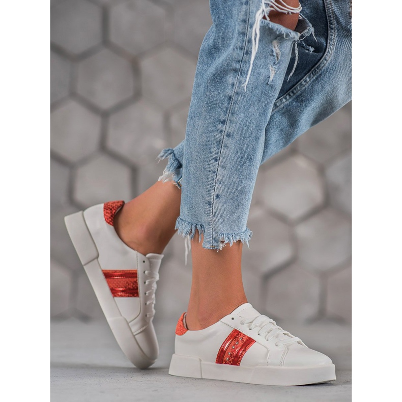 Bestelle White Sport Shoes 2 Bestelle White Sport Shoes 2