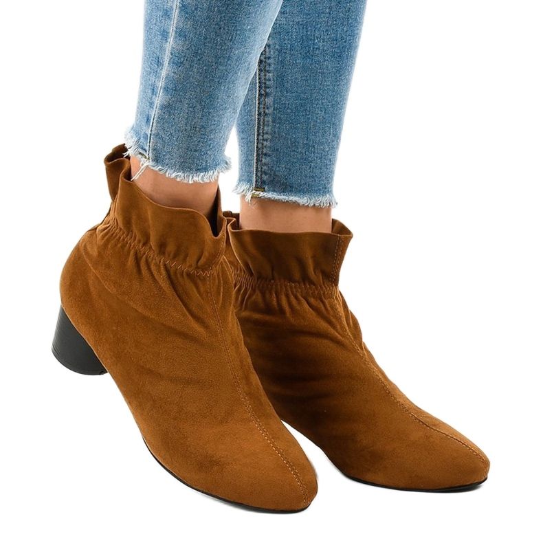 Brown suede boots on the JM5512M post 1