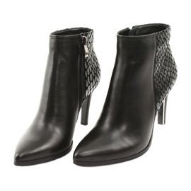 Black Espinto boots on a high heel 3