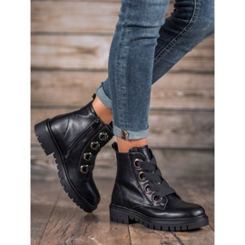 SHELOVET Workers On The Platform black 2