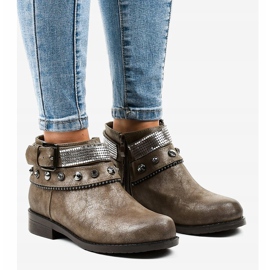 Brown boots decorated with a LL178 zipper 1