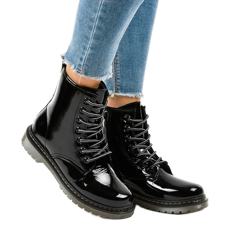 Black lacquered boots TL142-1 1